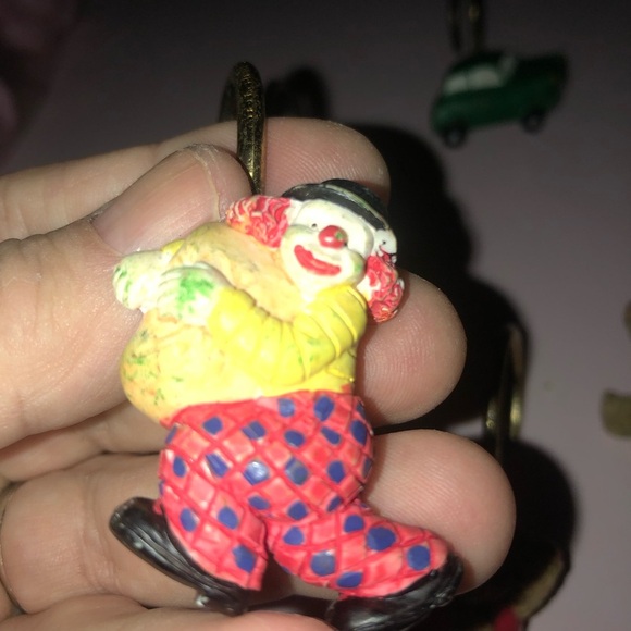 Vintage 9 Playful Bear and Car Shower Hooks , one clown, puppies, preloved - Picture 9 of 11